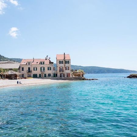 Apartments On The Beach Komiža Kültér fotó